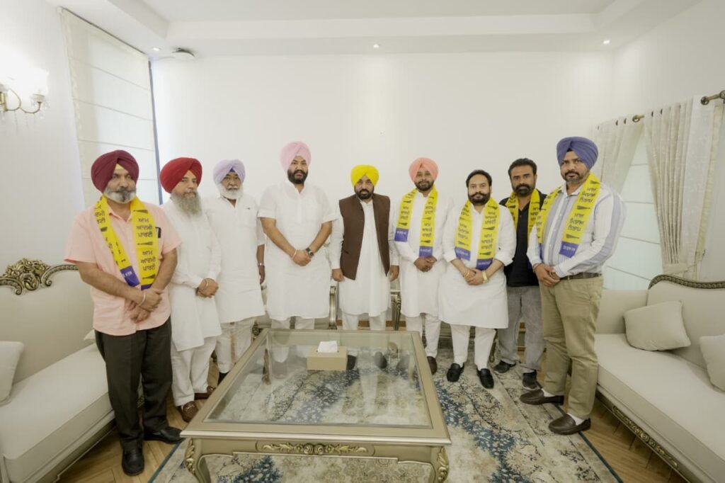 Prominent Congress Cadre Defects to AAP in Majitha Ahead of Local Body Elections