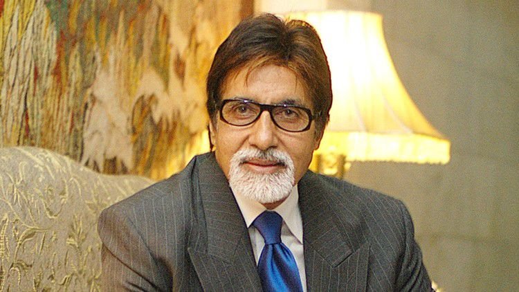 Bollywood Icon Amitabh Bachchan Sparks Health Concerns After Hospital Visit; Family Sources Say He Is Stable