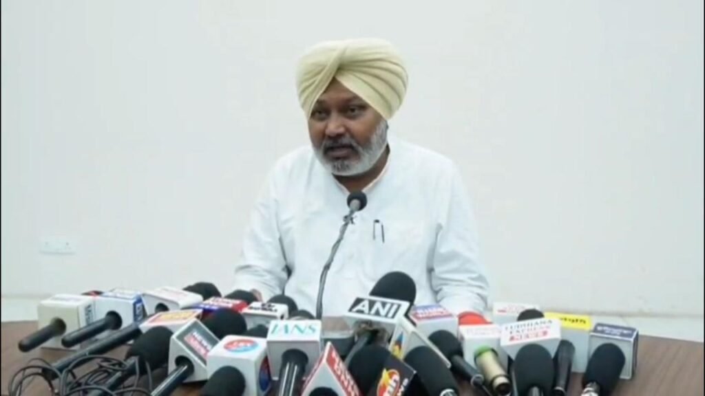 Punjab Sanitation Workers End Strike as State Government Promises Committee Resolution Within One Month