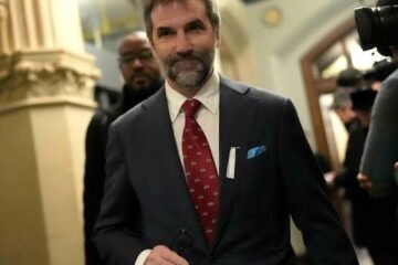 Steven Guilbeault Expected to Leave Carney Caucus as India-Canada Tensions Continue