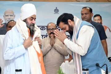 Haryana CM Nayab SIngh Saini Hails Sacrifices of Sikh Community for Faith and Nation