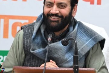 Haryana CM Saini Incorporates History of Sikh Gurus into Grade 8 Curriculum