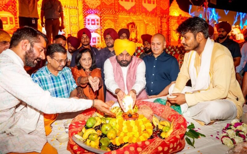 Spiritual Grandeur: Arvind Kejriwal and CM Bhagwant Mann Announce Luv-Kush Temple, Free ‘Hamare Ram’ Staging, and Major Pilgrim Routes in Amritsar