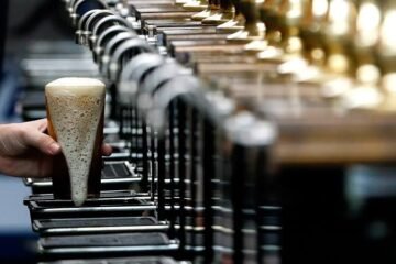 Alberta Government Reverses Planned Alcohol Pricing Change for Bars and Restaurants