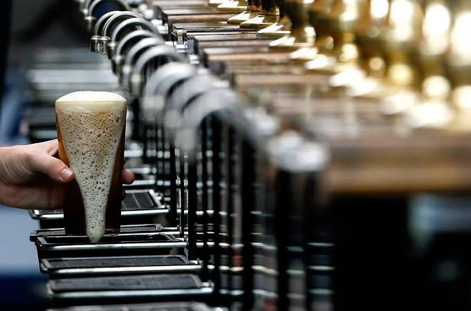 Alberta Government Reverses Planned Alcohol Pricing Change for Bars and Restaurants