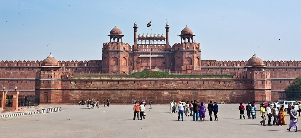 Security Scare at Red Fort Ends Without Incident, Police Confirm Bomb Threat Was False Alarm