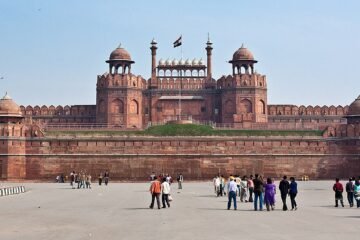 Security Scare at Red Fort Ends Without Incident, Police Confirm Bomb Threat Was False Alarm