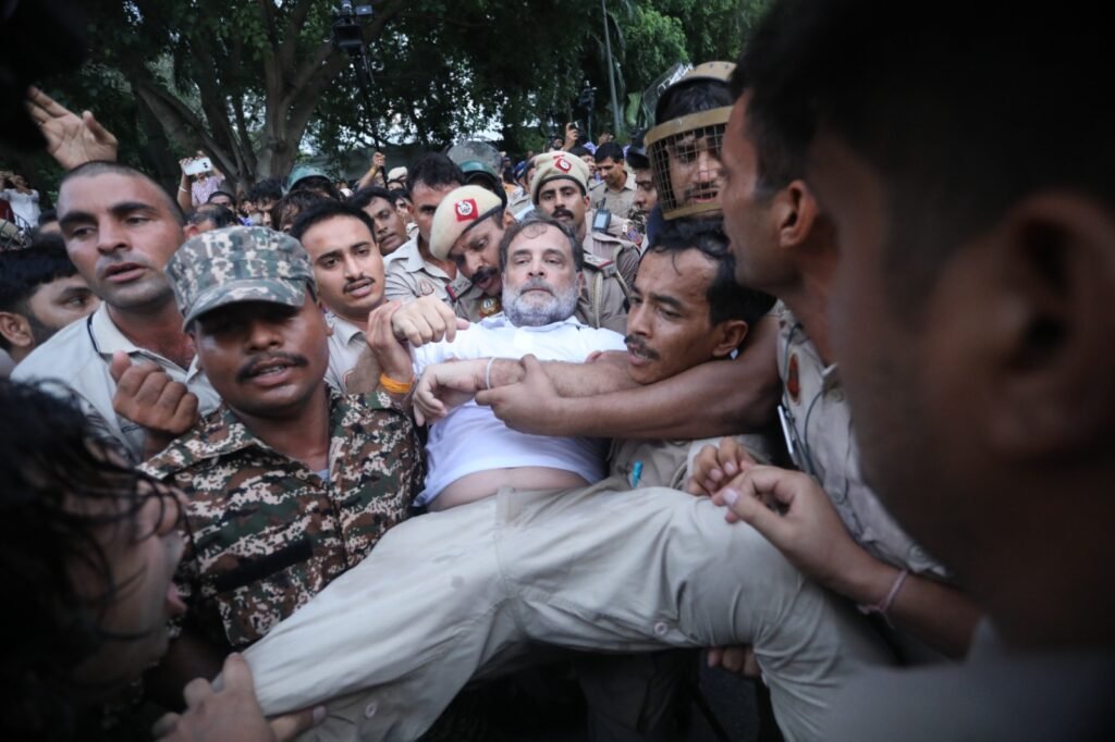 Rahul Gandhi’s Surprise PM Residence Protest Sparks Debate Over Congress Strategy Amid Student Unrest