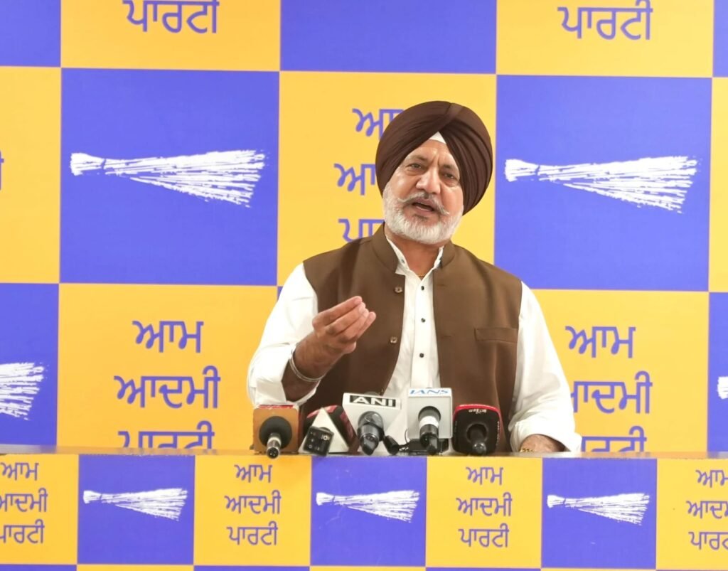 AAP Leader Baltej Pannu Criticizes Centre Over Response to Student and Farmer Protests