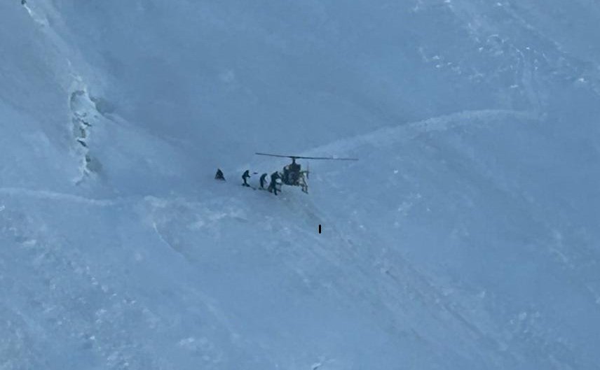 Indian Army Aviation Executes Risky Rescue at 18,600 Feet Near Nun Kun