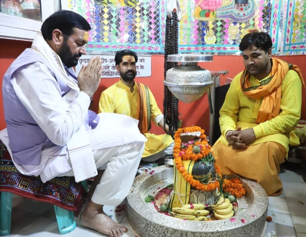Haryana Chief Minister Offers Prayers at Saketri Mahadev Temple on First Sawan Monday