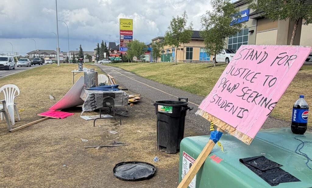 “WE WERE TOLD TO KEEP PROTESTING, BUT WHEN CBSA AND POLICE ARRIVED, NO ONE CAME”: PORTAGE STUDENTS QUESTION SUPPORT BEHIND 20-DAY PROTEST FOR JUSTICE