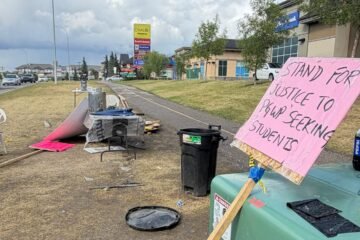 “WE WERE TOLD TO KEEP PROTESTING, BUT WHEN CBSA AND POLICE ARRIVED, NO ONE CAME”: PORTAGE STUDENTS QUESTION SUPPORT BEHIND 20-DAY PROTEST FOR JUSTICE
