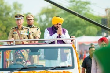 Punjab Chief Minister Bhagwant Mann Honours 29 Personalities and Police Personnel with State Awards in Ferozepur