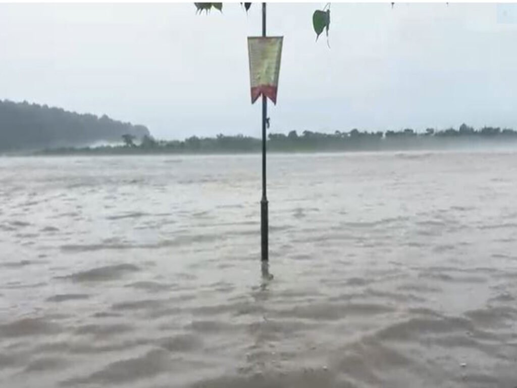 Ganga Rises Above Warning Level in Rishikesh as Heavy Rain Continues in Hills