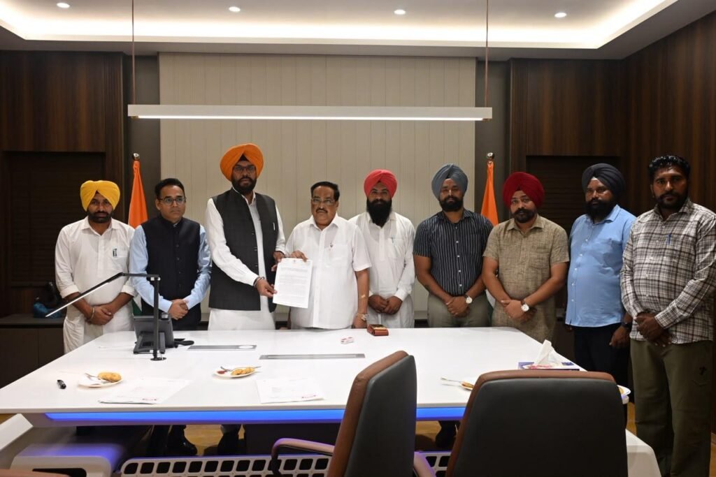 AAP MLA Kuldeep Dhaliwal Meets Union Minister C.R. Patil, Demands Ujh Dam to Safeguard Ajnala From Floods