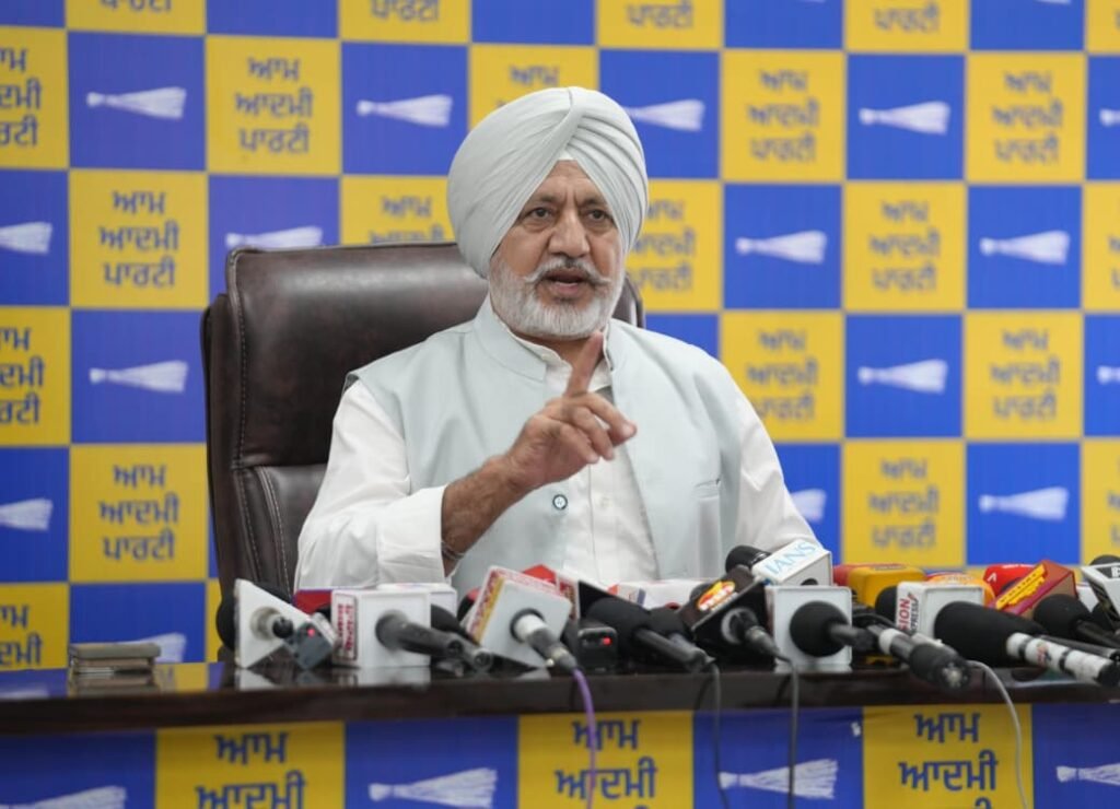 AAP Questions Silence of Akali, Congress and BJP Leaders Over Allegations Against Amarjit Singh Chawla