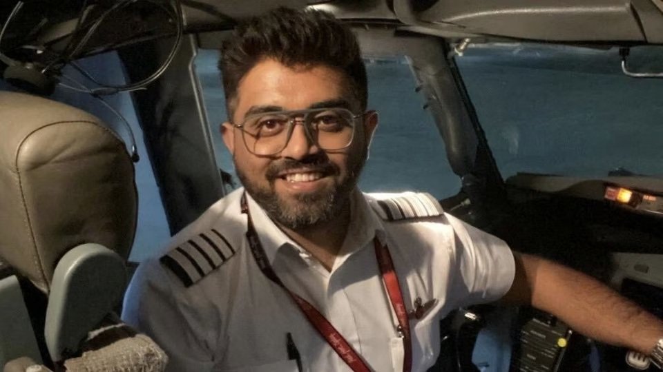 Who Is Smit Machchhar? Indian Pilot Credited With Preventing a Flydubai Disaster