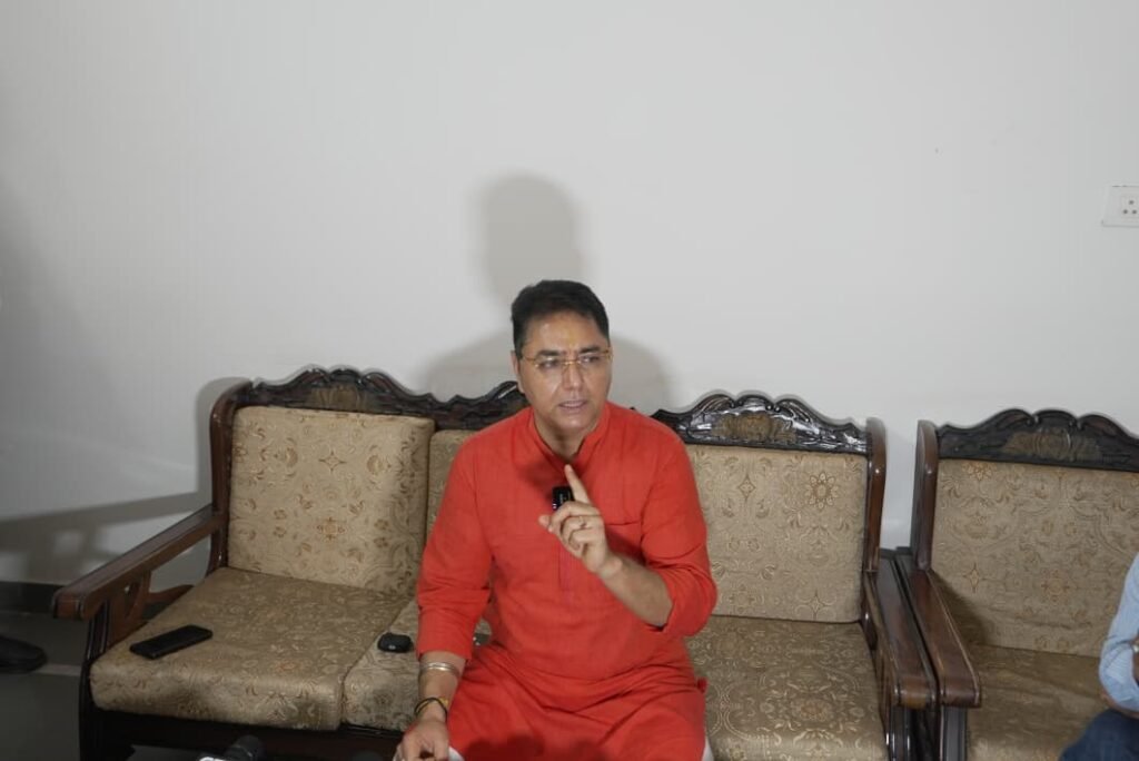 Congress Karyakartas Disillusioned by Compromise-Driven Leadership; Malwa Sidelined: AAP’s Aman Arora