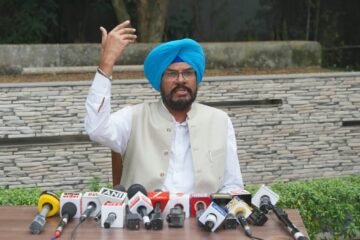AAP Punjab Invokes 1984, Questions Sukhbir Badal’s Silence As Bangla Sahib Police Row Escalates