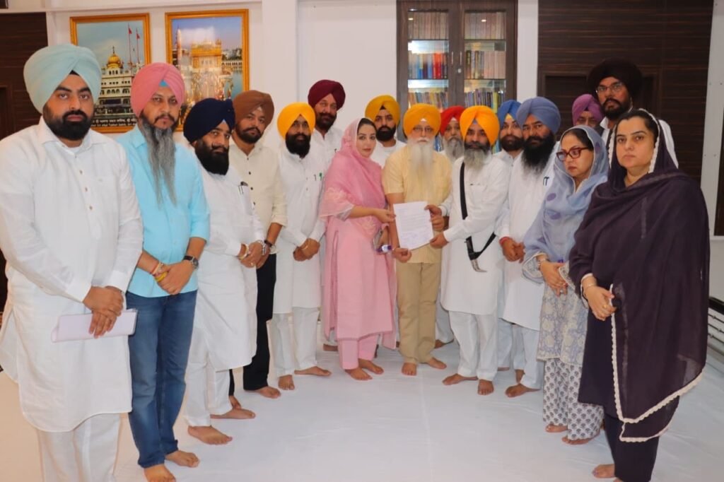 AAP Delegation Meets Akal Takht Jathedar, Demands Summons for Amit Shah Over Police Entry into Gurdwara Bangla Sahib