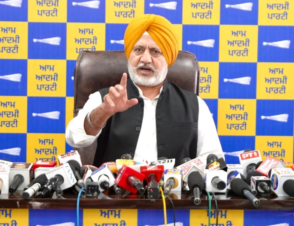 AAP Slams Akali Dal’s ‘Punjab Bachao’ Drive as Deceptive Ploy, Points to Farm Laws and Beadbi Record