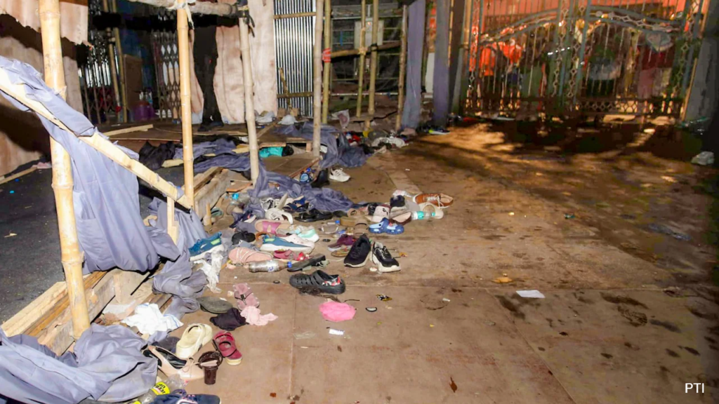 Kolkata Durga Puja Tragedy: 17 Dead After Crowd Surge at North City Pandal